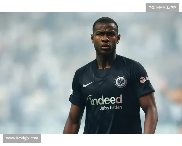 巴萨引援新中卫策略审慎要求左脚球员以增强防线平衡